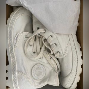 Palladium boots worn once